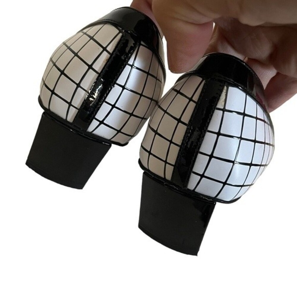Black & White Grid Low Heel Pumps - Women | Roger Viviere - Picture 3 of 8